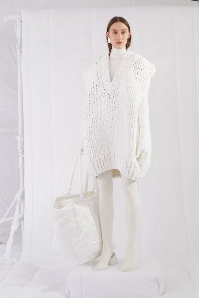 Look 18
